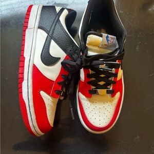Nike Dunk Low EMB NBA 75th Anniversary Chicago Bulls size 5.5Y